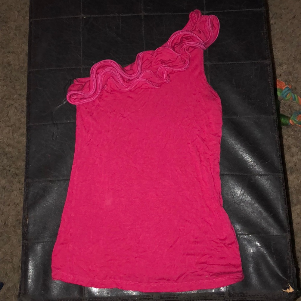 One shoulder shirt